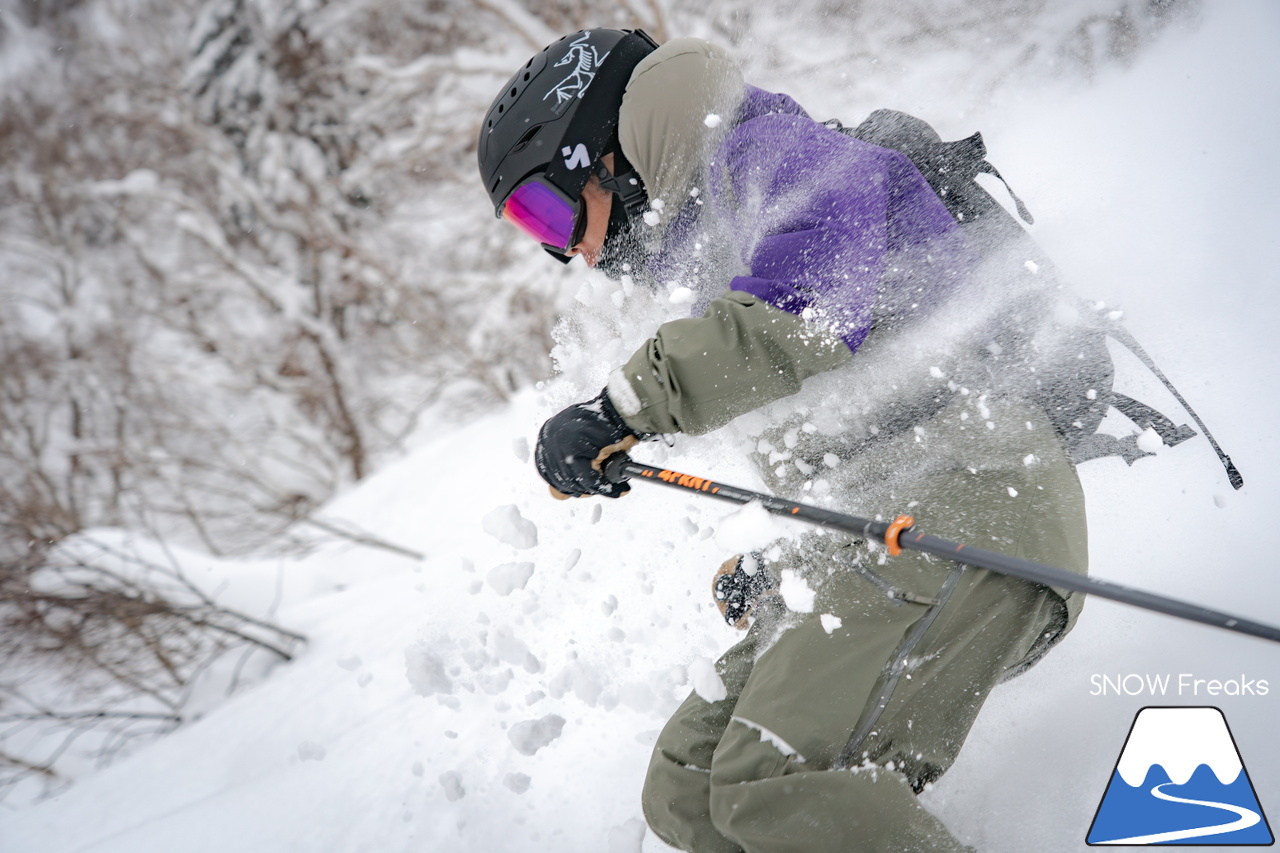 サッポロテイネ｜プロスキーヤー・中西太洋さんが、今季 SNOW Freaks 初登場。コンディション良好なゲレンデ＆パウダーを滑る、そして、撮る！